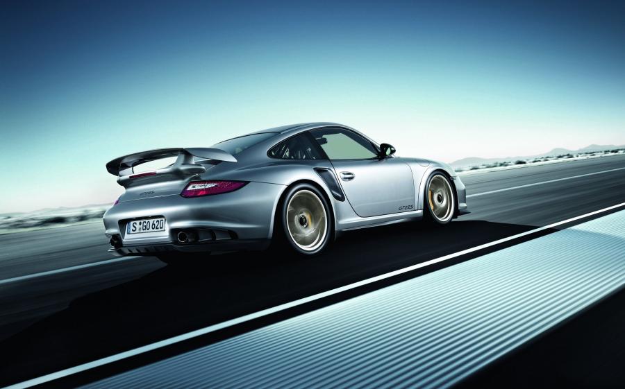  Porsche 911 GT2 RS 2010 года  (фото 8 из 12)